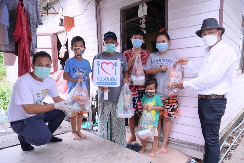 CP Group and CP Foods deliver “Krua Pan Im” meal boxes to communities in Bangkok’s outskirts